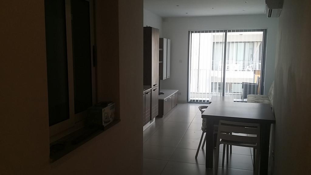 Paceville Montecarlo Apartments Saint Julian's Room photo