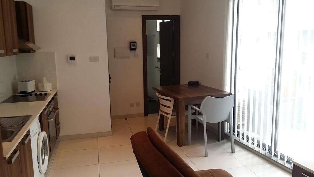 Paceville Montecarlo Apartments Saint Julian's Room photo
